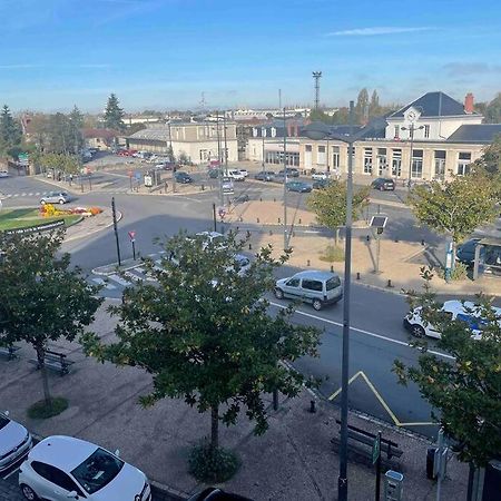 T2 Face Gare Sncf Appart Hotel Le Cygne 1 Bourges Kültér fotó