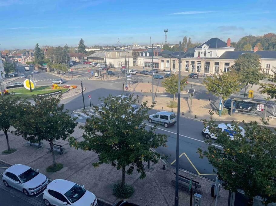T2 Face Gare Sncf Appart Hotel Le Cygne 1 Bourges Kültér fotó